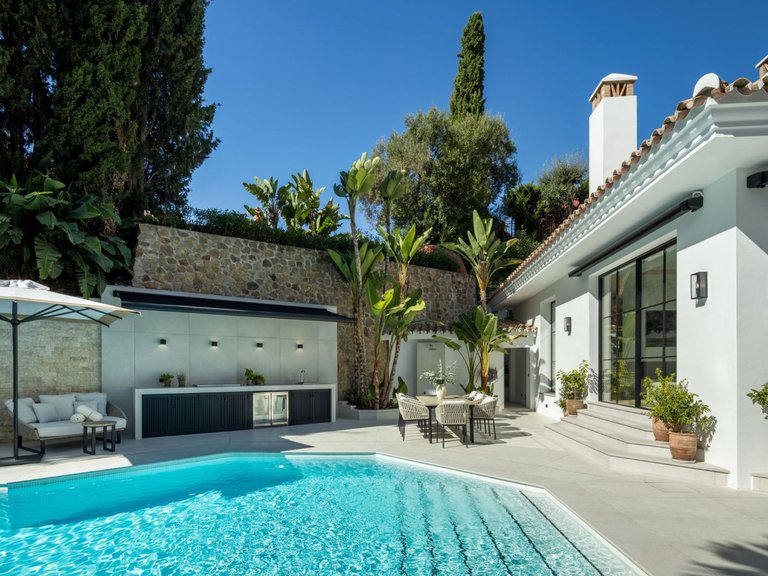 Apartment for Sale  in Benahavis, Malaga 2