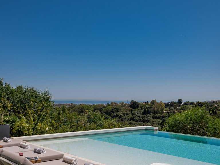 Apartment for Sale  in Benahavis, Malaga 10