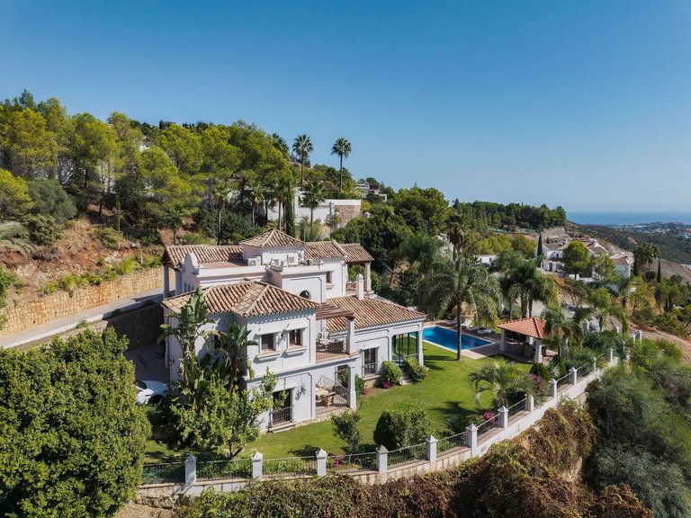 Apartment for Sale  in Benahavis, Malaga 2