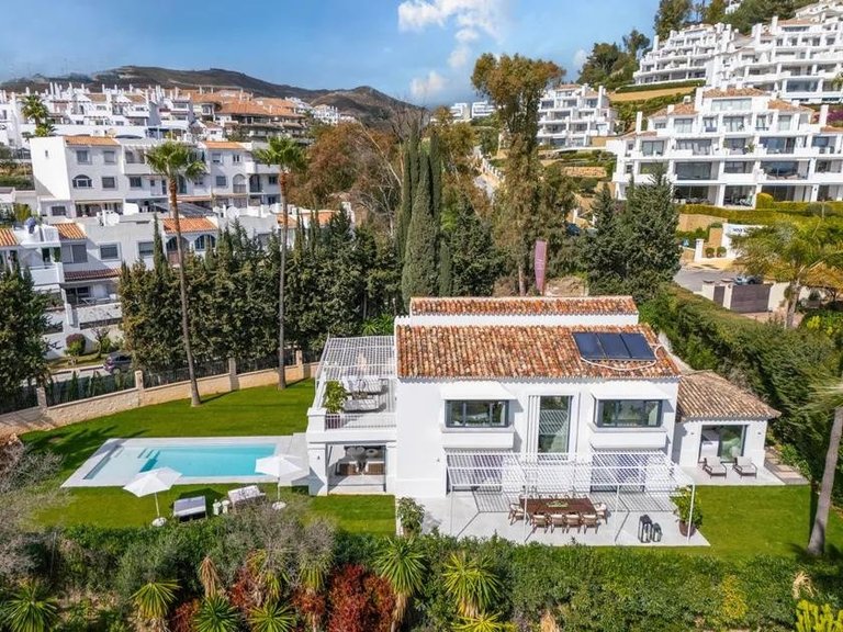 Apartment for Sale  in Marbella, Malaga 2