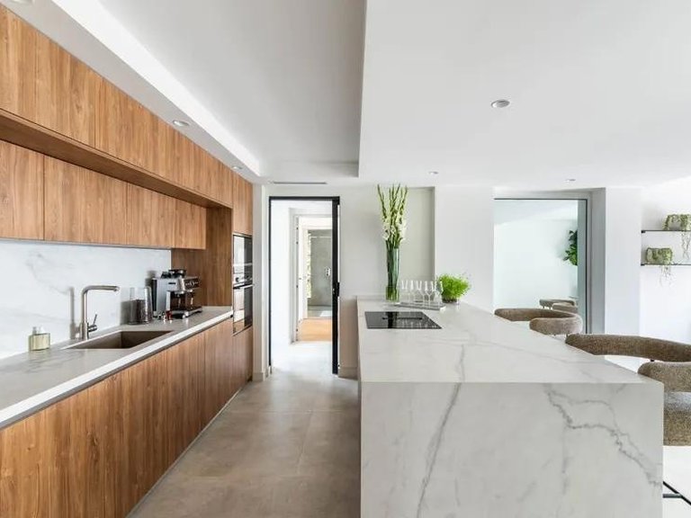 Apartment for Sale  in Marbella, Malaga 12