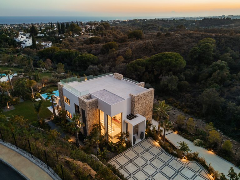 Apartment for Sale  in Marbella, Malaga 28