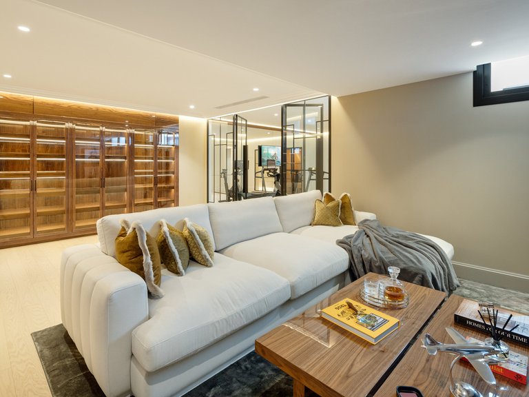 Apartment for Sale  in Marbella, Malaga 22