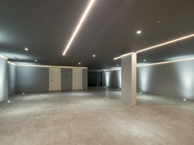 Apartment for Sale  in Marbella, Malaga 24