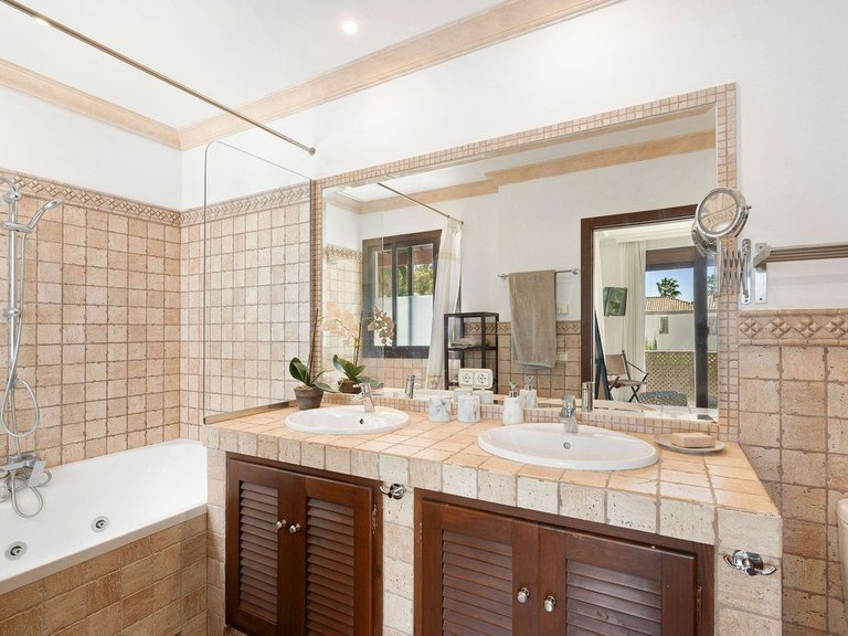 Apartment for Sale  in San Pedro De Alcantara, Malaga 18