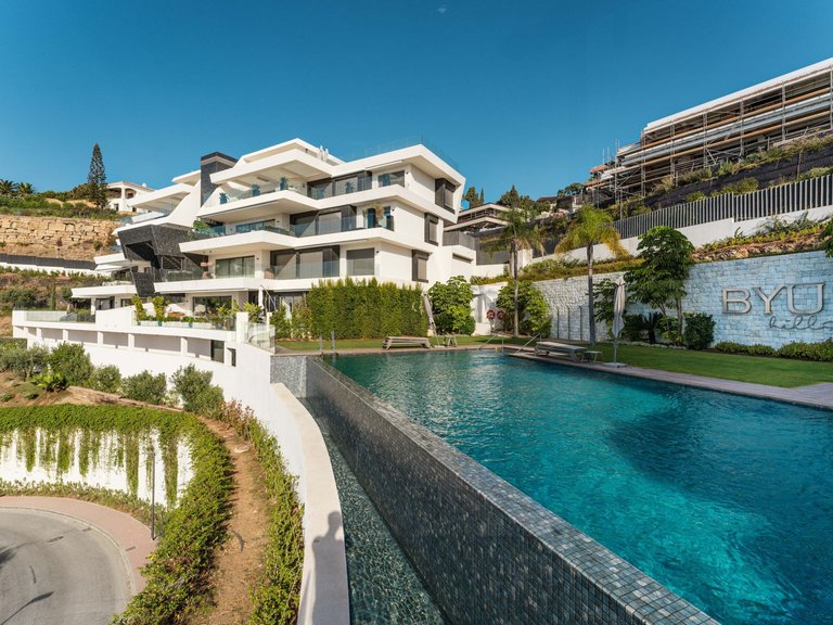 Apartment for Sale  in Benahavis, Malaga 1