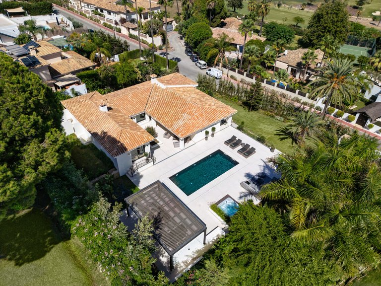 Apartment for Sale  in Marbella, Malaga 44