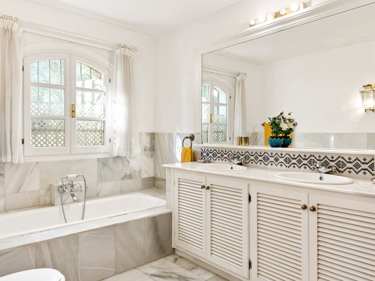 Apartment for Sale  in Benahavis, Malaga 14