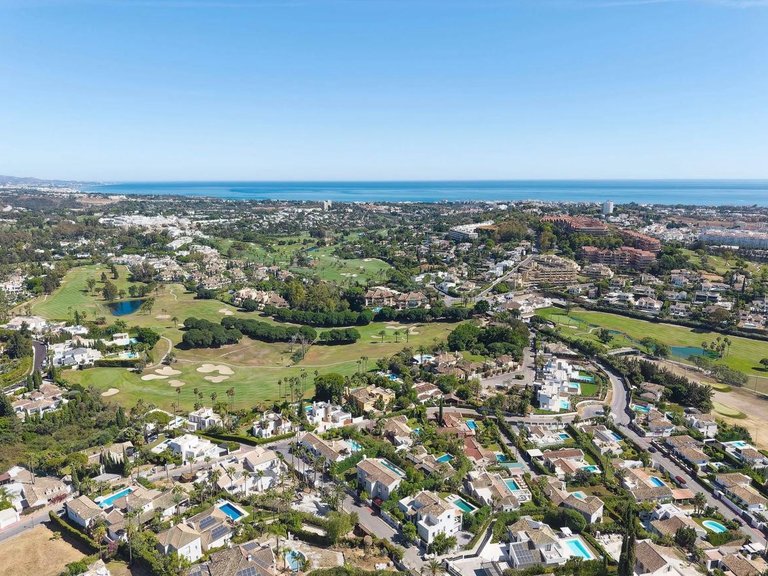 Apartment for Sale  in Marbella, Malaga 31