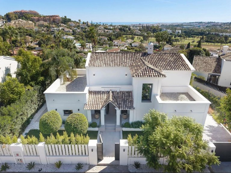 Apartment for Sale  in Marbella, Malaga 24
