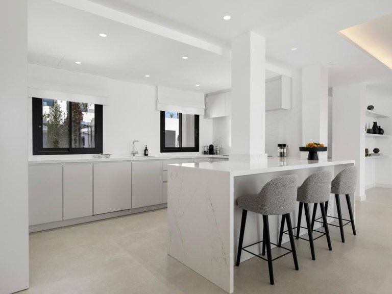 Apartment for Sale  in Marbella, Malaga 12