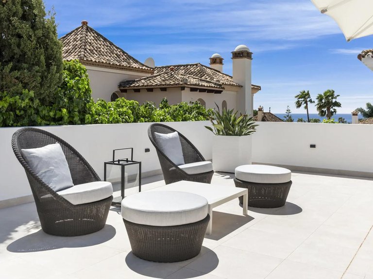 Apartment for Sale  in Marbella, Malaga 41