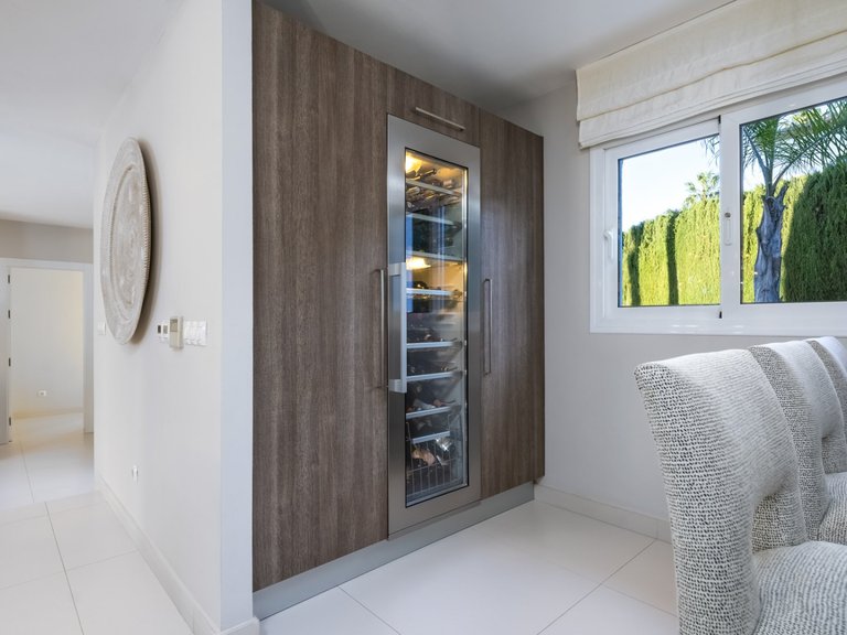 Apartment for Sale  in Marbella, Malaga 12