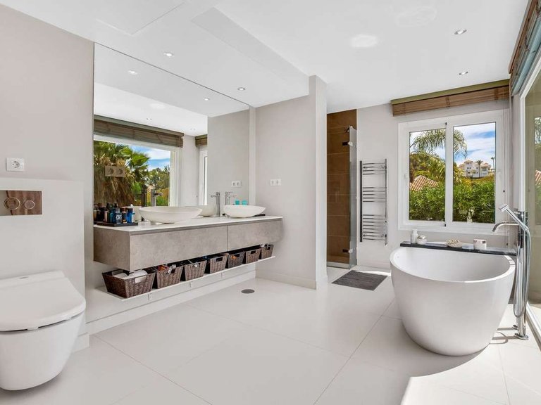 Apartment for Sale  in Marbella, Malaga 20