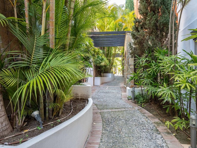 Apartment for Sale  in Benahavis, Malaga 27