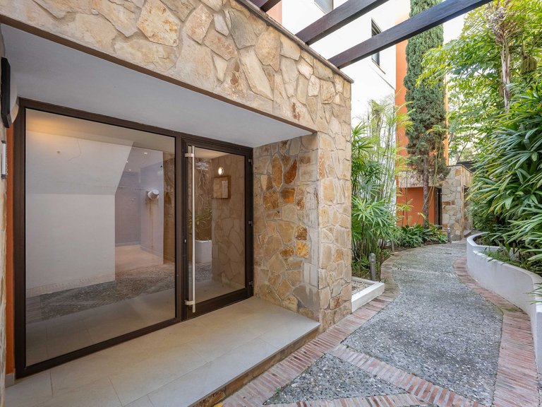 Apartment for Sale  in Benahavis, Malaga 26