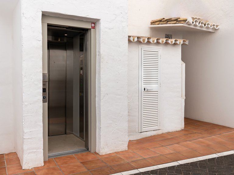 Apartment for Sale  in Marbella, Malaga 26