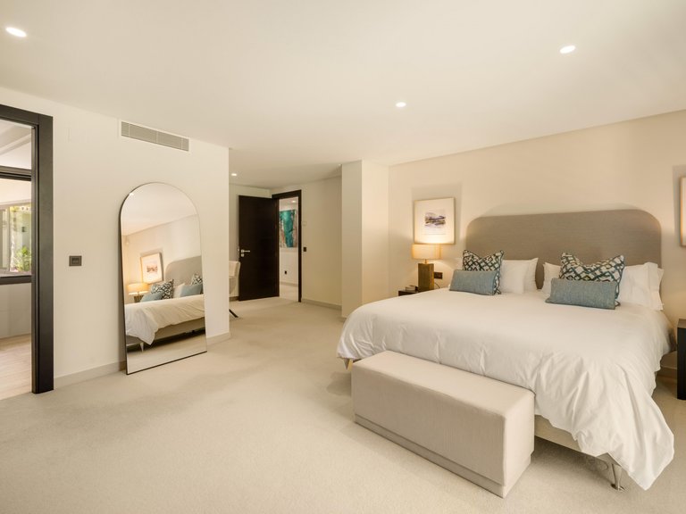 Apartment for Sale  in Marbella, Malaga 31