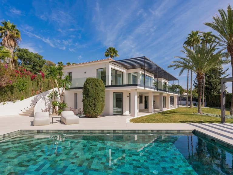 Apartment for Sale  in Marbella, Malaga 2