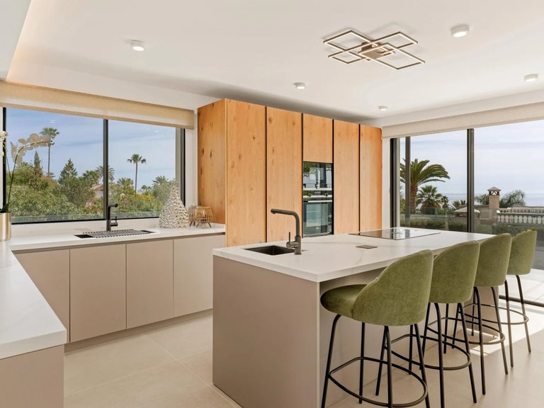 Apartment for Sale  in Marbella, Malaga 12
