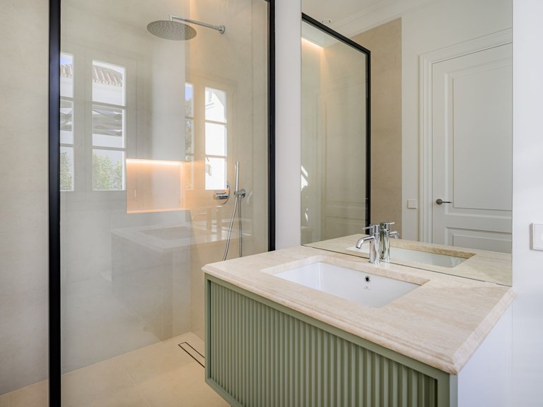 Apartment for Sale  in Marbella, Malaga 27