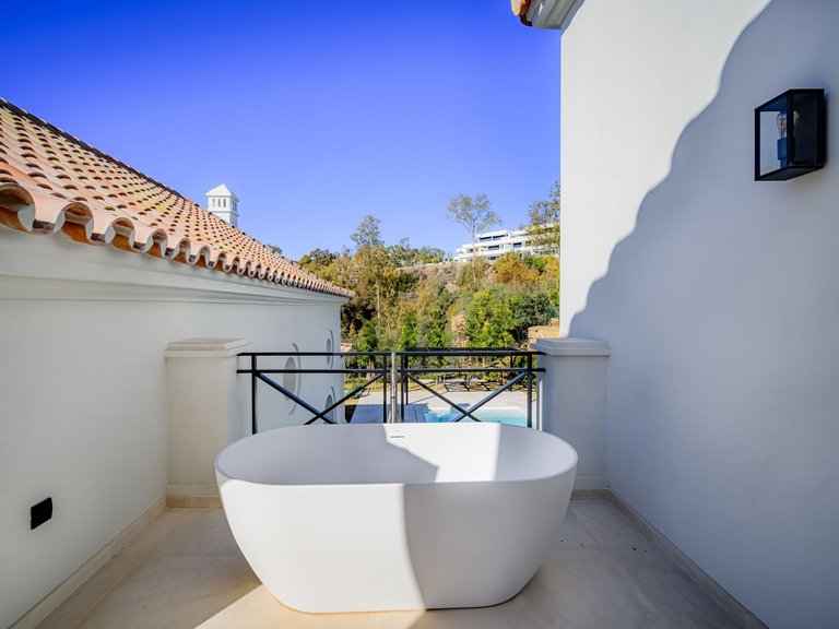 Apartment for Sale  in Marbella, Malaga 17