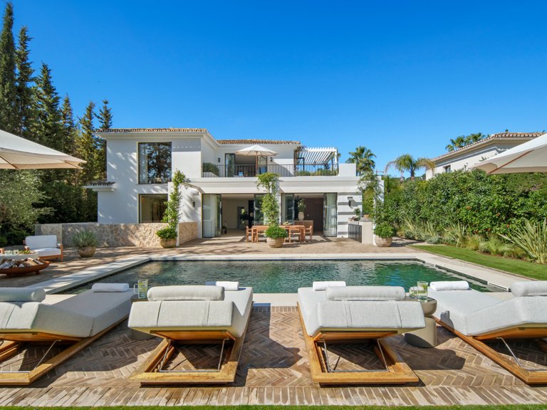 Apartment for Sale  in Marbella, Malaga 1