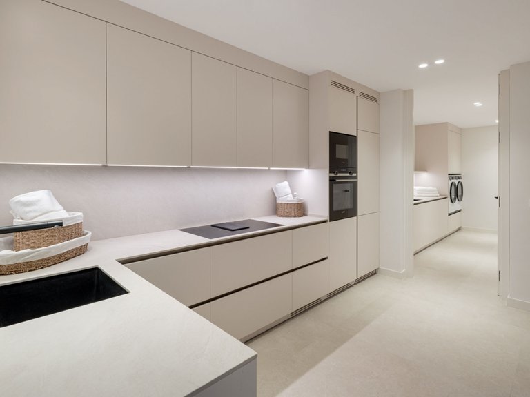 Apartment for Sale  in Marbella, Malaga 38