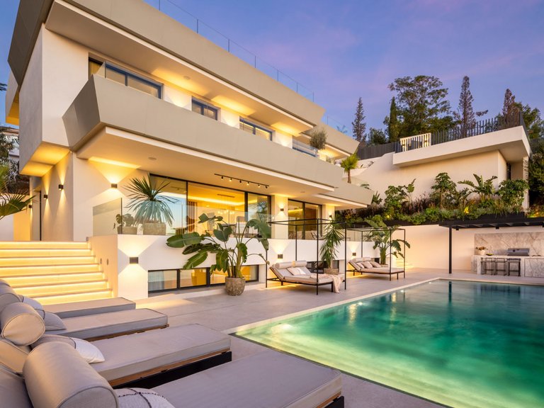 Apartment for Sale  in Marbella, Malaga 44
