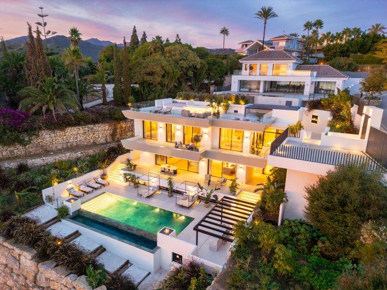 Apartment for Sale  in Marbella, Malaga 41