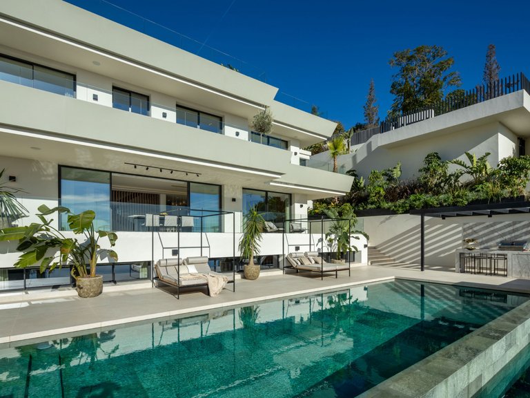 Apartment for Sale  in Marbella, Malaga 2