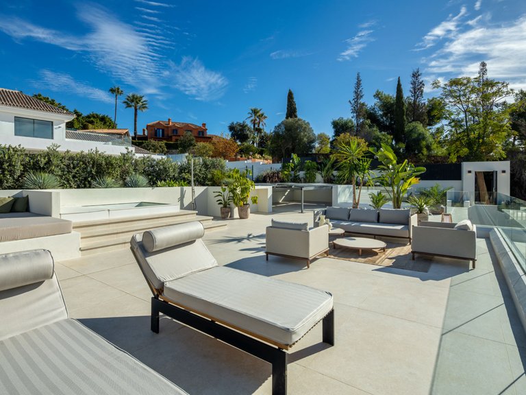 Apartment for Sale  in Marbella, Malaga 30
