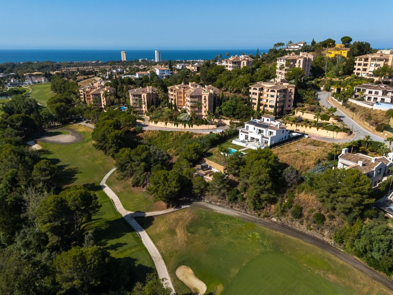 Apartment for Sale  in Marbella, Malaga 35