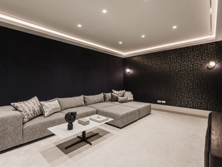 Apartment for Sale  in Marbella, Malaga 27