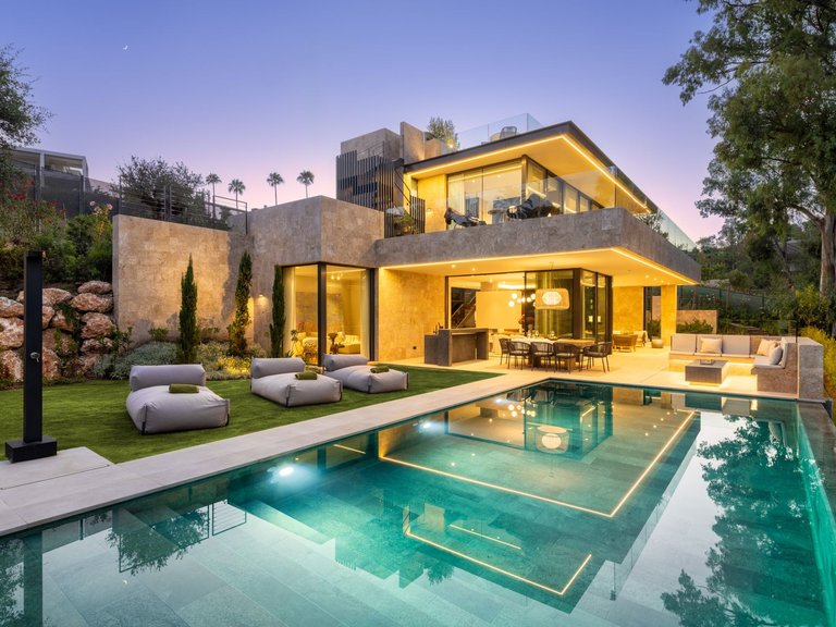 Apartment for Sale  in Marbella, Malaga 34