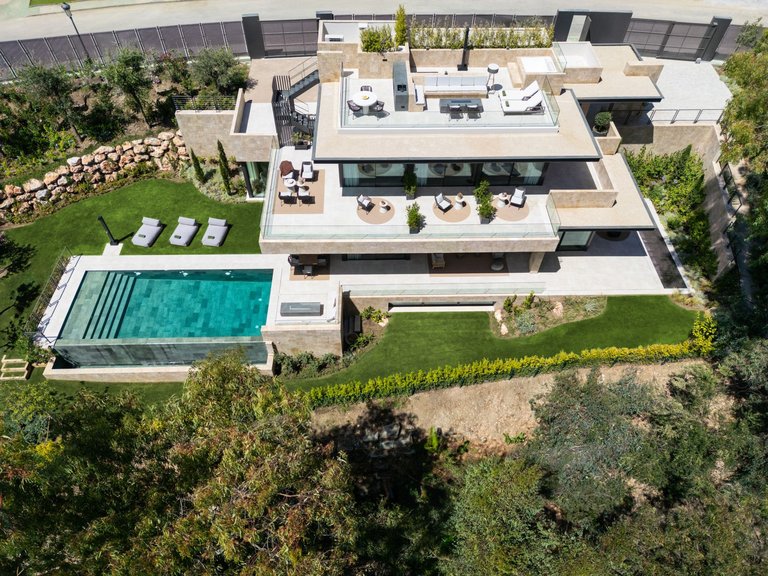 Apartment for Sale  in Marbella, Malaga 1
