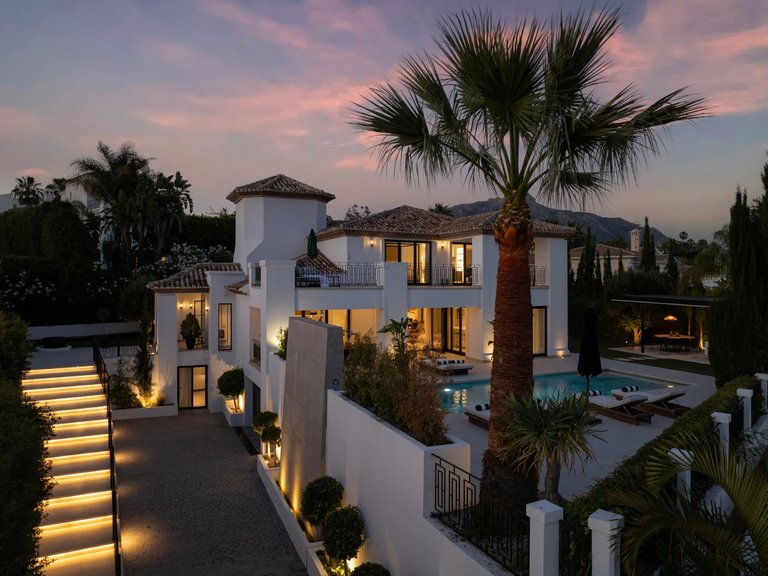 Apartment for Sale  in Marbella, Malaga 12