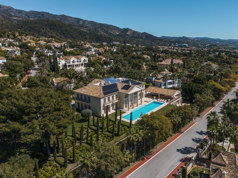 Apartment for Sale  in Marbella, Malaga 42