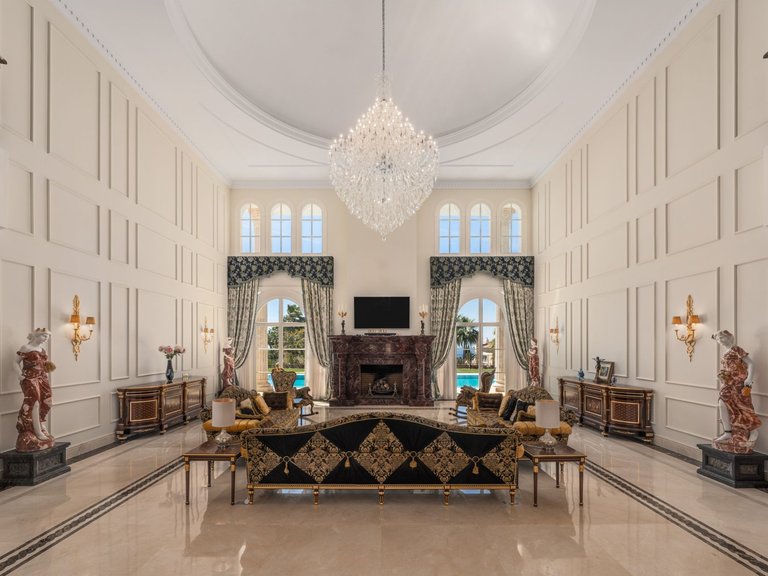 Apartment for Sale  in Marbella, Malaga 12