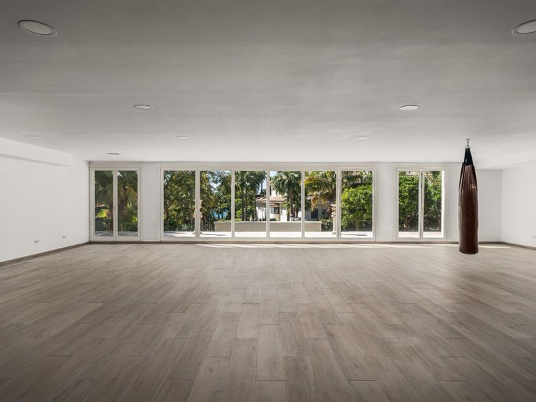 Apartment for Sale  in Marbella, Malaga 36