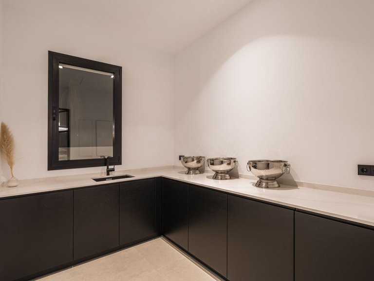 Apartment for Sale  in Benahavis, Malaga 17
