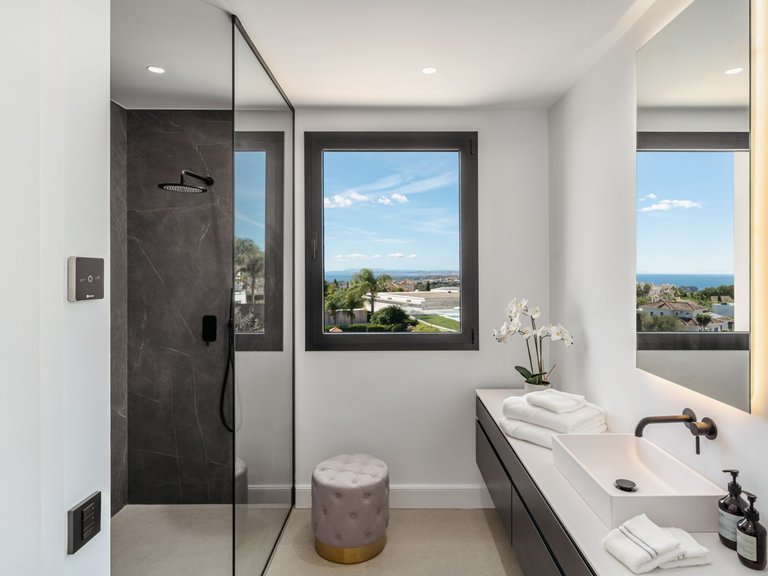 Apartment for Sale  in Benahavis, Malaga 28