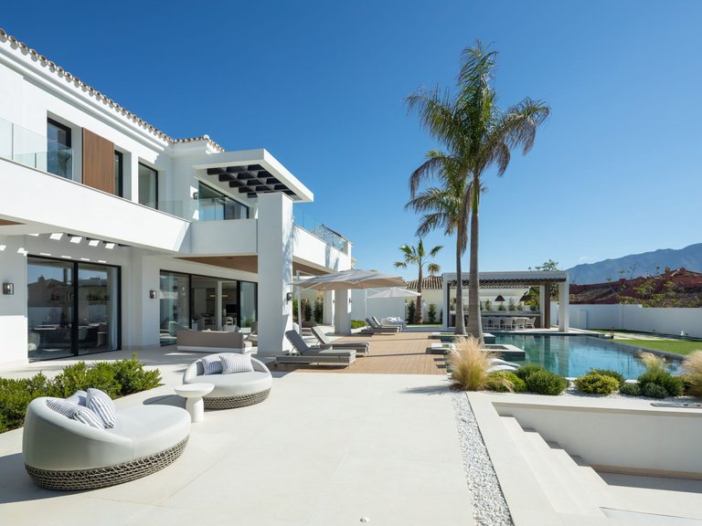 Apartment for Sale  in Benahavis, Malaga 4