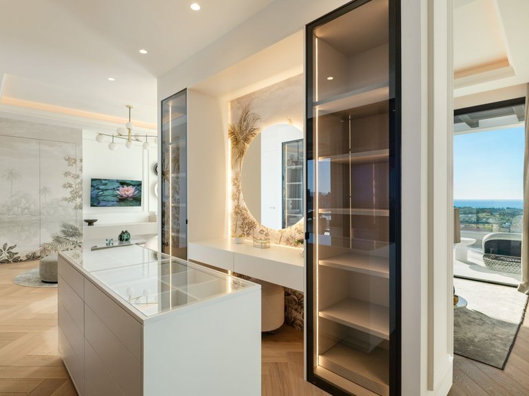 Apartment for Sale  in Benahavis, Malaga 17