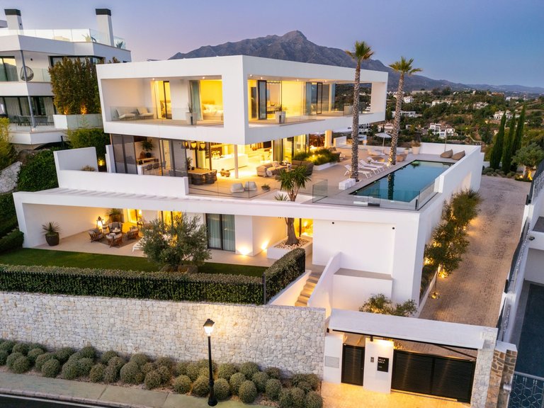 Apartment for Sale  in Benahavis, Malaga 5