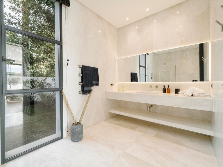 Apartment for Sale  in Benahavis, Malaga 30