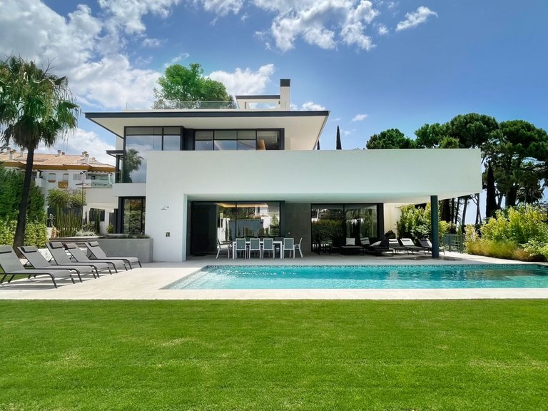 Apartment for Sale  in Marbella, Malaga 48