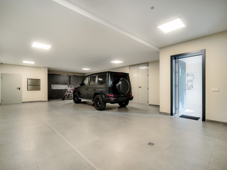 Apartment for Sale  in Marbella, Malaga 28