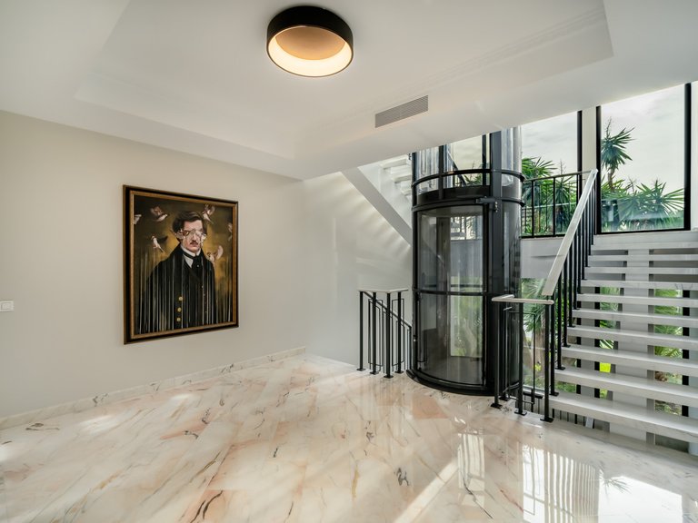 Apartment for Sale  in Marbella, Malaga 15