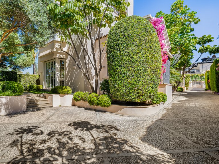 Apartment for Sale  in Marbella, Malaga 33